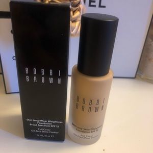 NIB Bobbi Brown Skin Longwear foundation 4.75